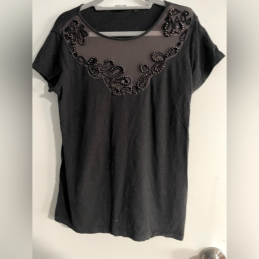 GUESS Beaded Sheer Neckline T Shirt Size Large